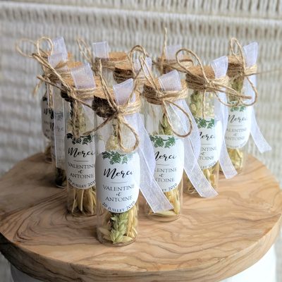 Fioles de fleurs séchées personnalisées, cadeau invité mariage original personnalisé, artisanal, peut se conserver à vie